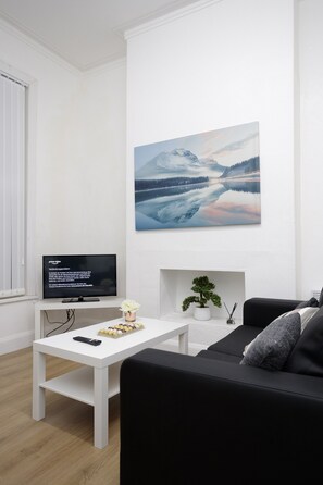 Living Room / Lounge