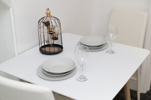 Dining / Restaurant