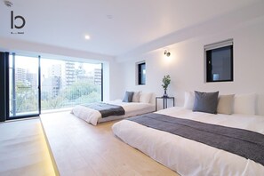 2 queen size bed
