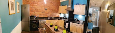 Pad 1 - Three Bedroom Apartment - Lushpads