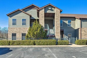 Condo Exterior | Open Parking Lot