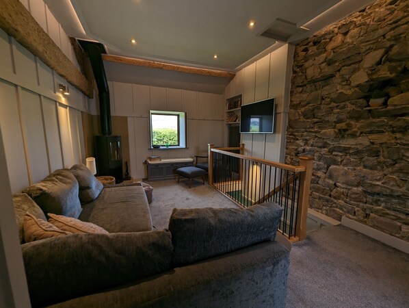 SUNG/ LIVING ROOM