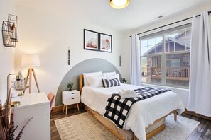Second bedroom has a laptop-friendly workspace with eero internet extender