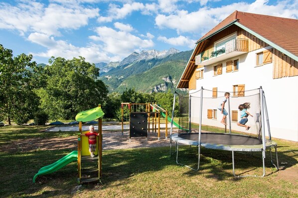Außenseite Ferienhaus [Sommer]