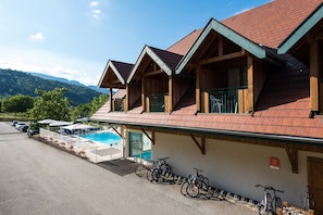 Außenseite Ferienhaus [Sommer]