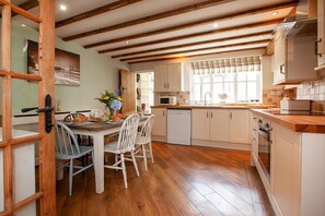 Open plan kitchen diner