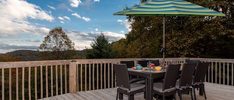 Spectacular year-round views from the deck