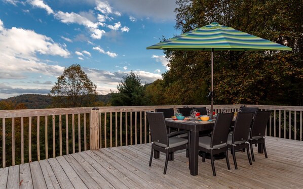 Spectacular year-round views from the deck