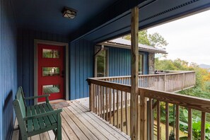 Wraparound deck