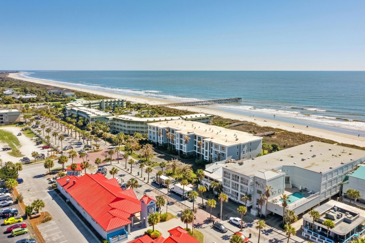 Spectacular Ocean Front Condo 1140 OB Blvd #108 4 BR / 3 BA IOP, SC, Sleeps 12+