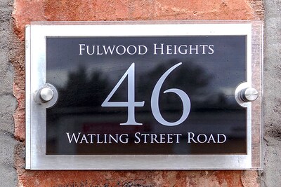 No2 Fulwood Heights-stunning large 1bed nr Hosp