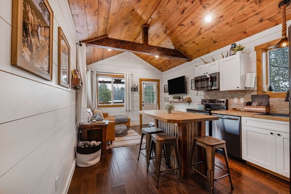 Kitchen & Living Room Area