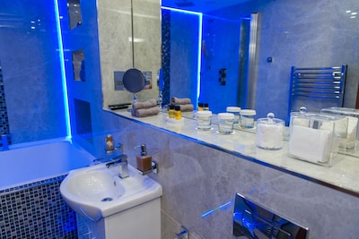 Aphrodite Suites Grand Spa Suite Jacuzzi Apartment