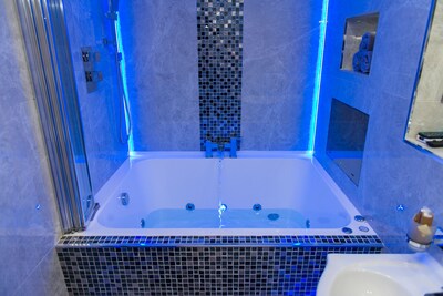 Aphrodite Suites Grand Spa Suite Jacuzzi Apartment