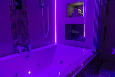 Aphrodite Suites Orizzonte Suite Hot Tub Apartment