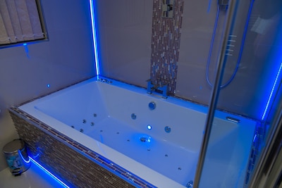 Aphrodite Suites Orizzonte Suite Hot Tub Apartment