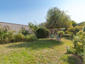 Gras, Strauch, Pflanzengemeinschaft, Grundstueck, Garten, Graspflanze, Hinterhof, Ground, Rasen, Garten