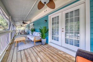 Welcome to Front Porch Sitting