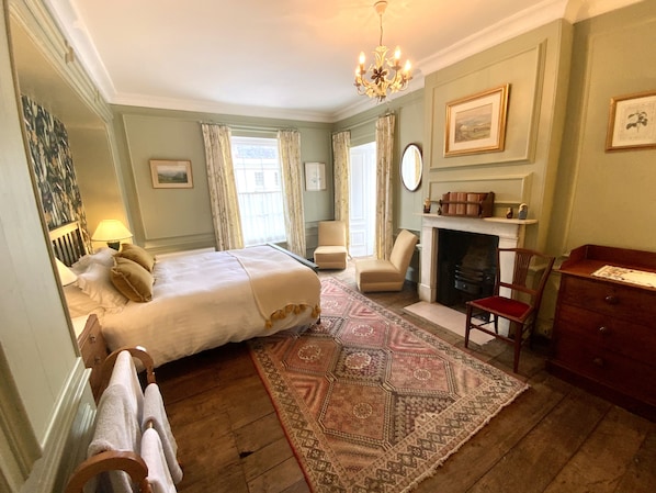 Bedroom 1 with king size bed and beautiful Oriel window looking down Broad St