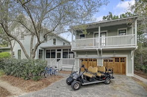 Parking, Carriage House and Golf Cart for 1302 Western Lake Drive