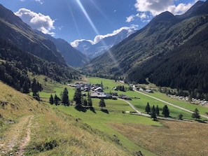 Vue d'ensemble du vallon de Champagny-le-Haut