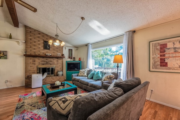 The Picture Window brings the outside, inside