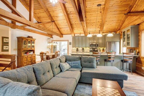 Stateline Vacation Rental Home | 3BR | 2BA | 1,400 Sq Ft | Steps Required