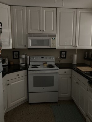 Fully equipped kitchen for home prep meals. Also many restaurants close by.