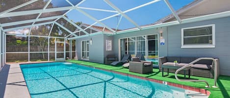 Exclusive heated pool in a beautiful fully fenced backyard. Relax in our heated pool without worrying about the safety and security of younger family members. If you are interested in this property, send us an inquiry right now!