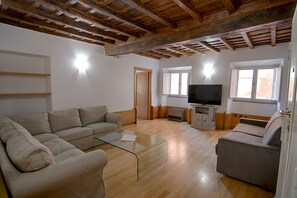 Living Room / Lounge