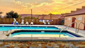Newly Renovated Rim Village Pool & Hot Tub