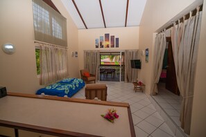 Living Room / Lounge