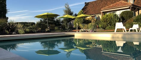 Pool (Outdoor)