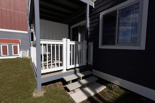 Retreat to the refreshing mountain air this summer in Mountain Lodge 104!
