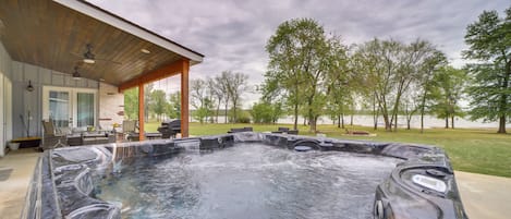 Baignoire à remous extérieure