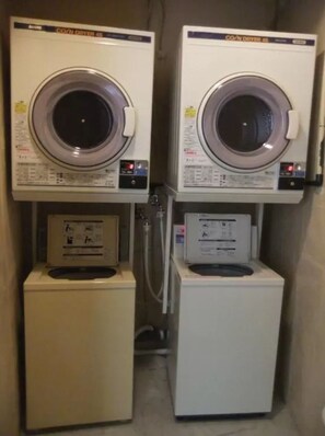 3rd floor coin laundry