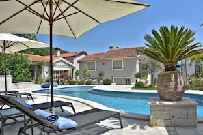 Extravagant Istria Villa | Villa Jakomici Prestige | 5 Bedrooms | Countryside Views | Sauna