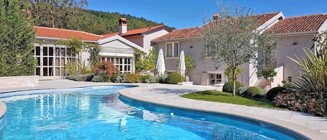 Extravagant Istria Villa | Villa Jakomici Prestige | 5 Bedrooms | Countryside Views | Sauna