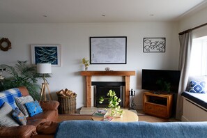 Living Room with open fireplace