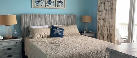 Master bedroom with balcony facing Gulf of Mexico!