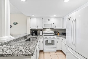 2203 Kitchen 2