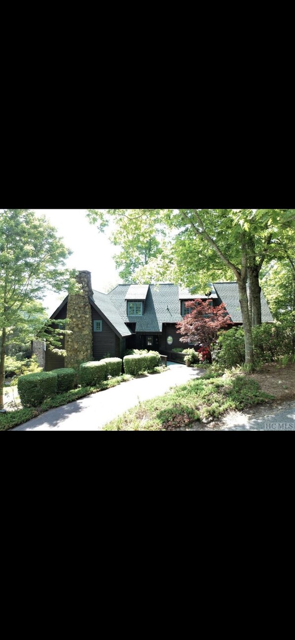 Papa's Place Cashiers NC