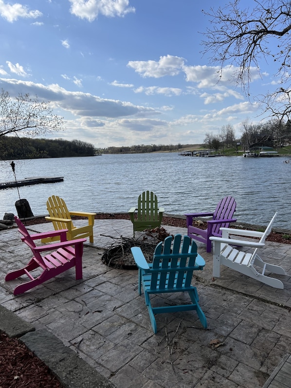 Enjoy the beautiful view around the fire on the waterfront