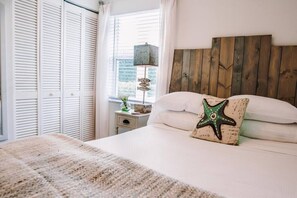 Coastal decor & warmth tones welcomes you home! 