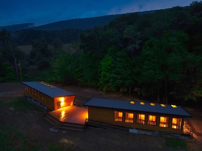 Stunning, Modern Mountain Getaway! An Unbelievable Experience