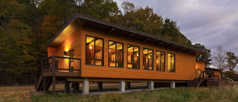 Welcome to River Mountain glamping getaway! Lodging for the modern explorer. 