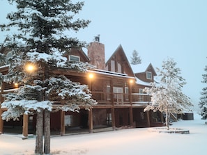 South side of Aspen Ray Lodge