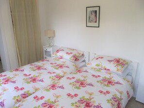 Twin Bedroom 2