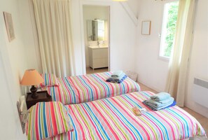 Twin Bedroom 1