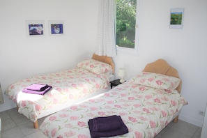 Bedroom 2 - Twin Bedroom with Ensuite
